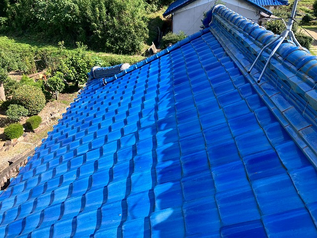 瓦屋根の全体を点検